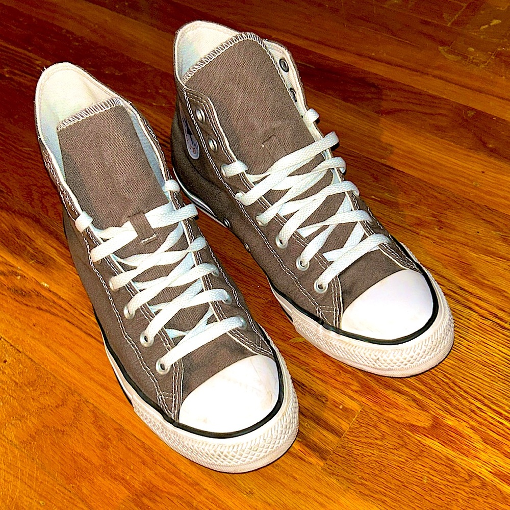 brown converse!! size 9.5 (men’s) 11.5 (women’s)